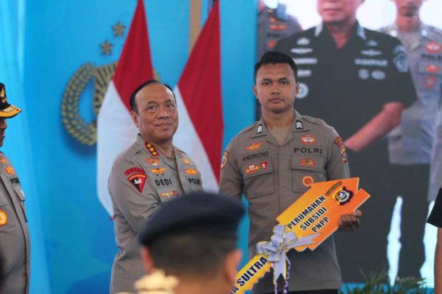 Dukung Program Presiden, Polri Serahkan Rumah untuk Warga