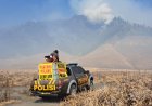 Polres Probolinggo Terjunkan Personel dan Armada Modifikasi untuk Padamkan Karhutla di Blok Pengol Bromo